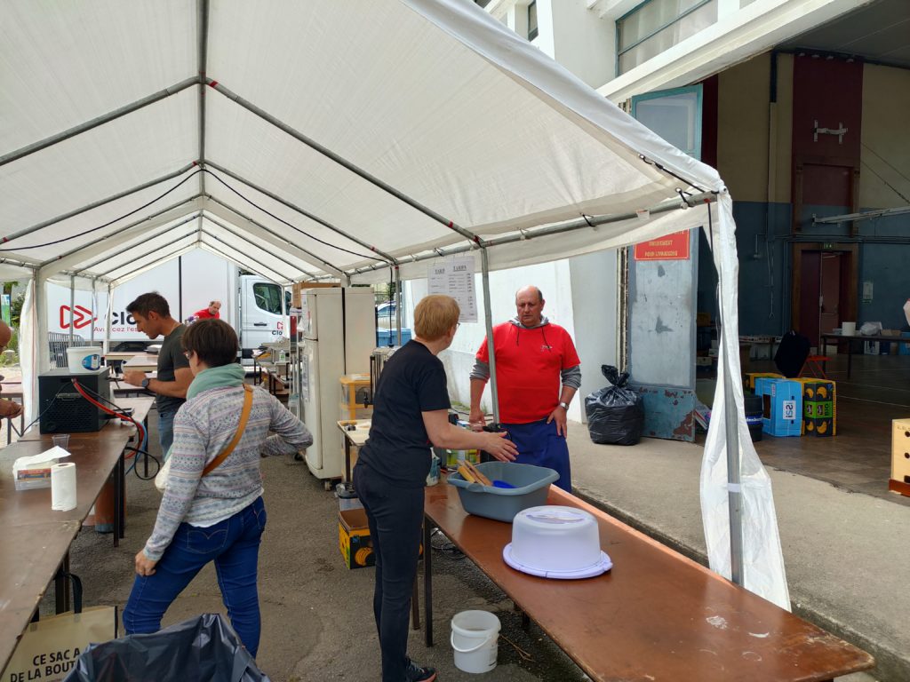 Vide grenier 2025_(2) Vide grenier 2025_(2)